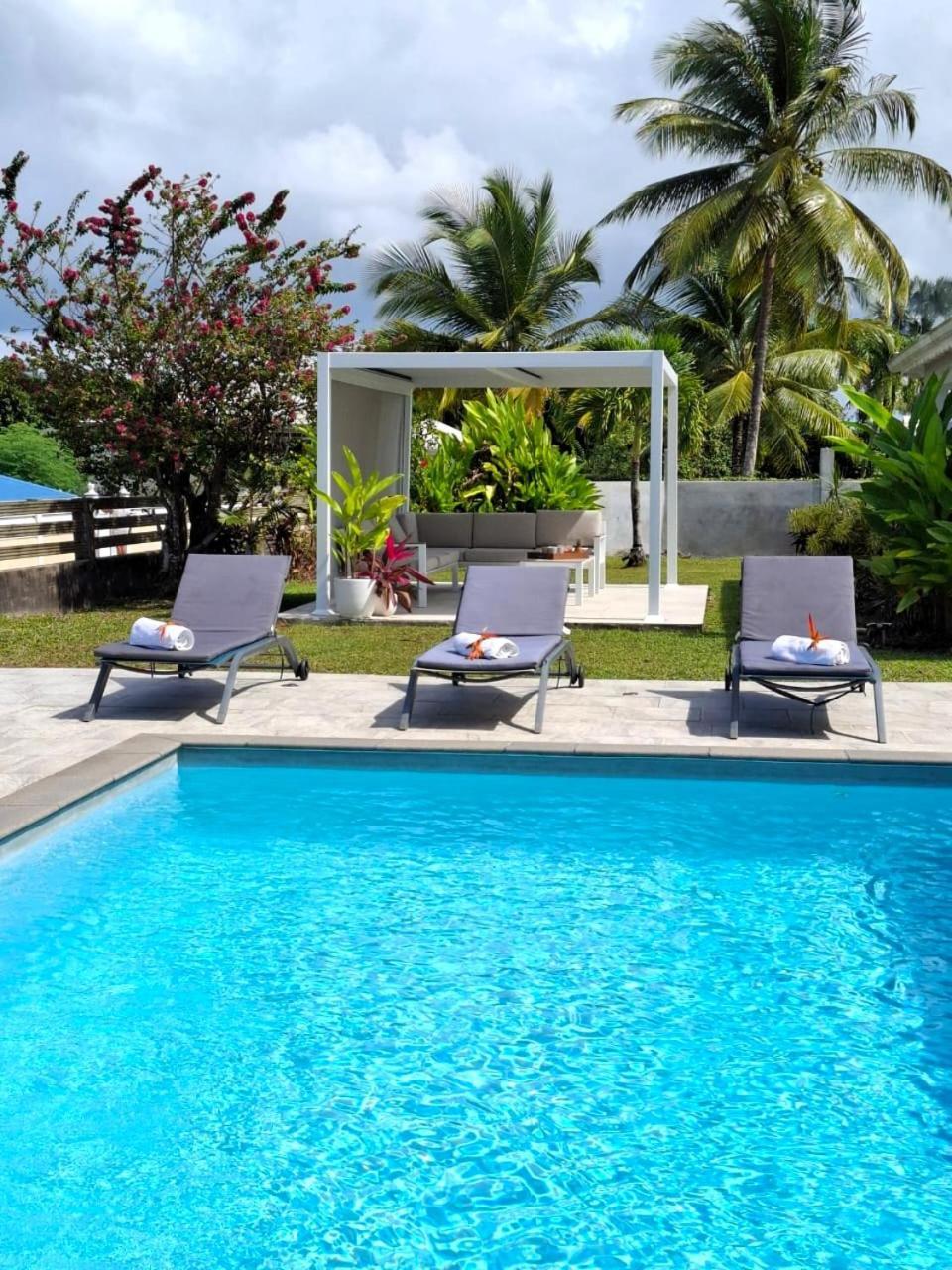Villa Oneway, Piscine Privee, Classee 3 Etoiles Sainte-Rose Exterior foto
