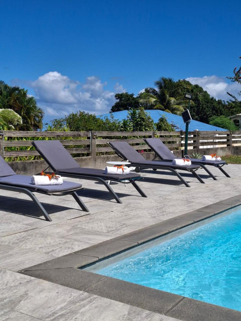 Villa Oneway, Piscine Privee, Classee 3 Etoiles Sainte-Rose Exterior foto